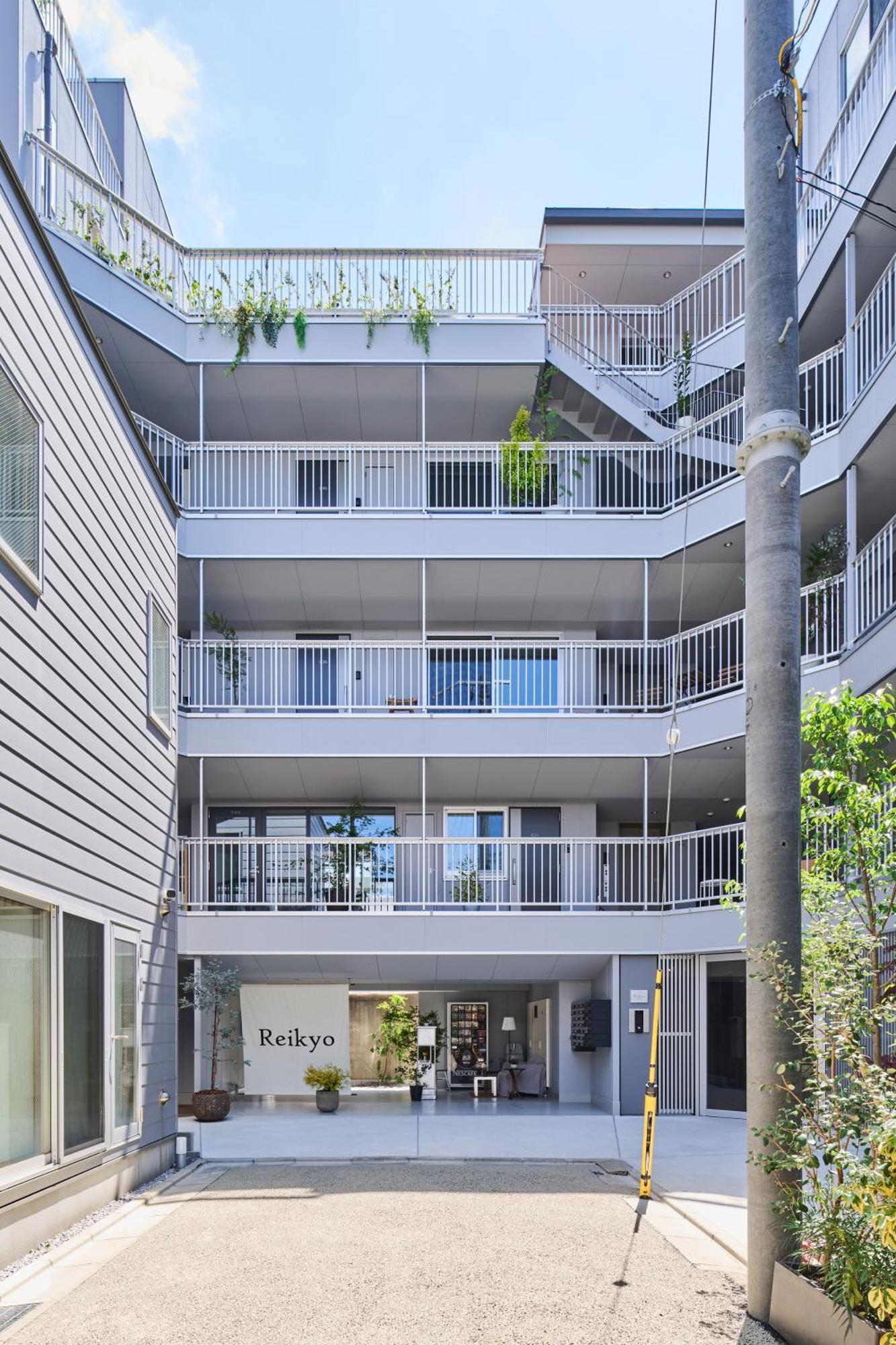 Reikyo Hanazono Apartemen